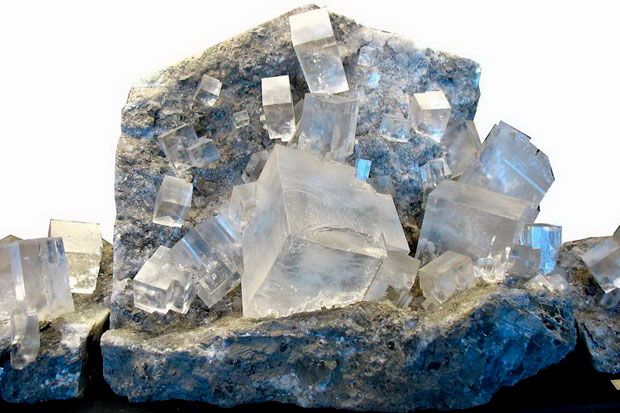Какие свойства каменной соли