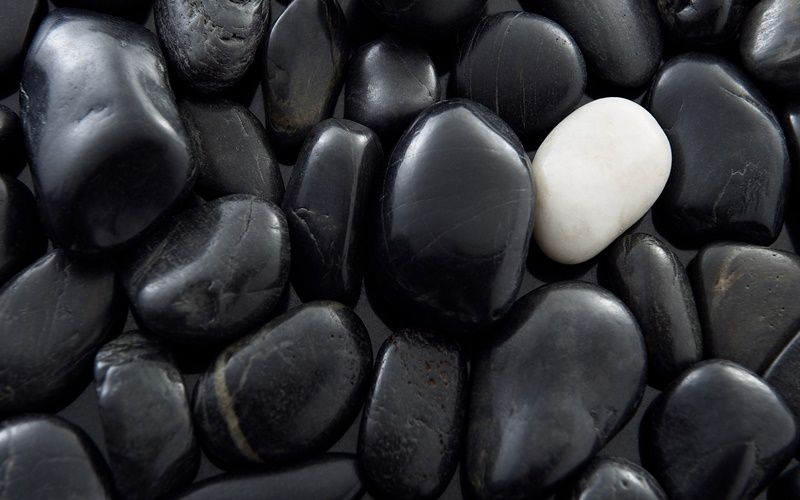 Темные камни в ювелирных изделиях. Черный камень. Драгоценные и полудрагоценные камни черного цвета